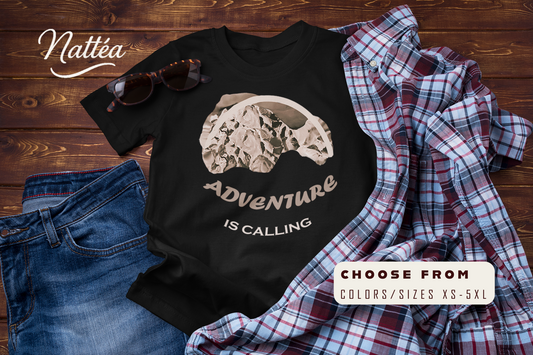 Adventure is calling - Mountains vintage style T-Shirt