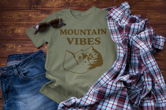 Mountain Vibes Graphic Tee – Outdoor Adventure Nature T-Shirt