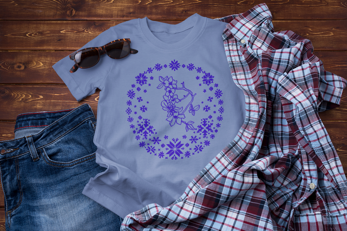 Delicate Winter Floral Folk Graphic Tee – Soft Botanical T-Shirt