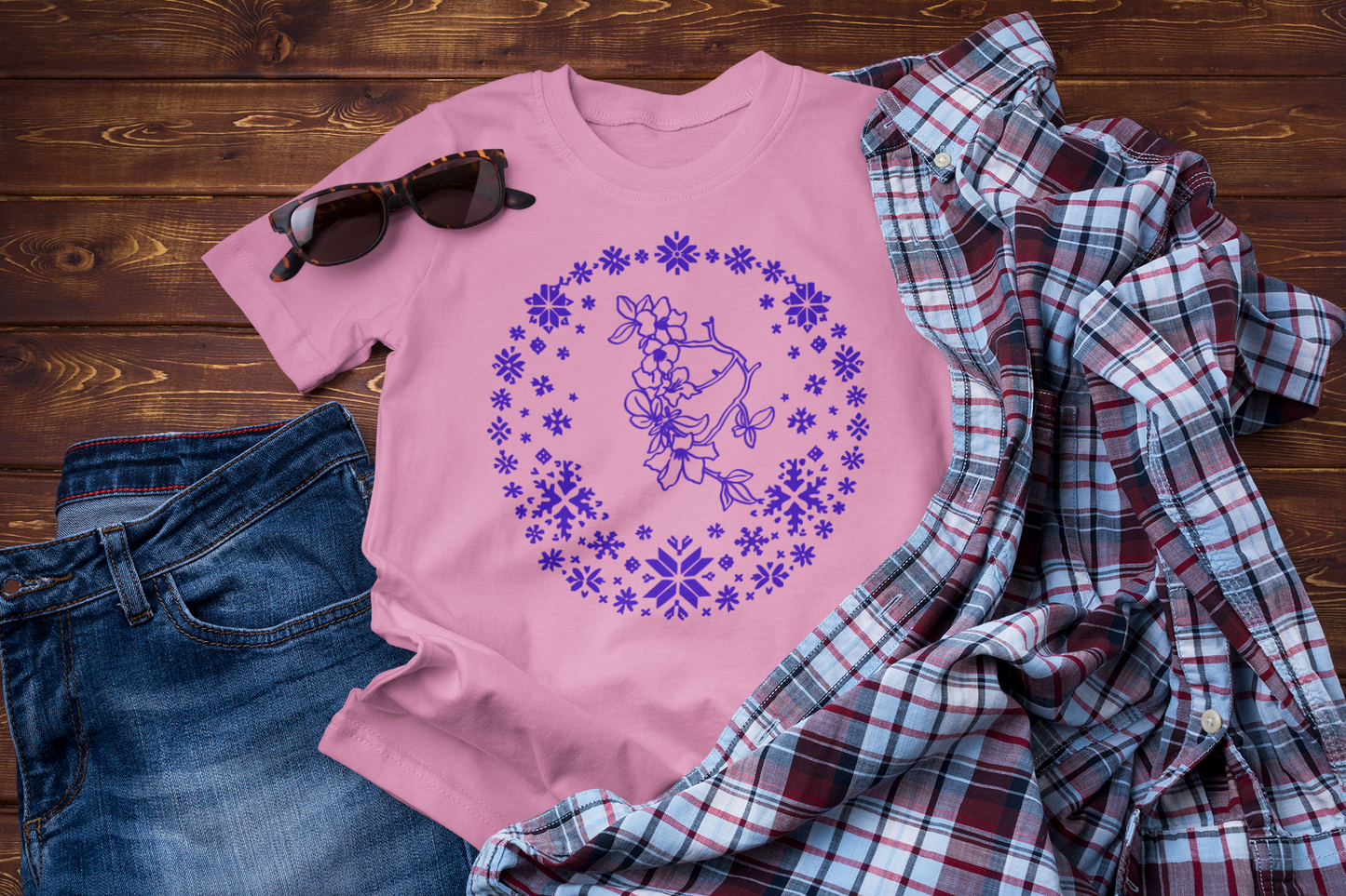 Delicate Winter Floral Folk Graphic Tee – Soft Botanical T-Shirt